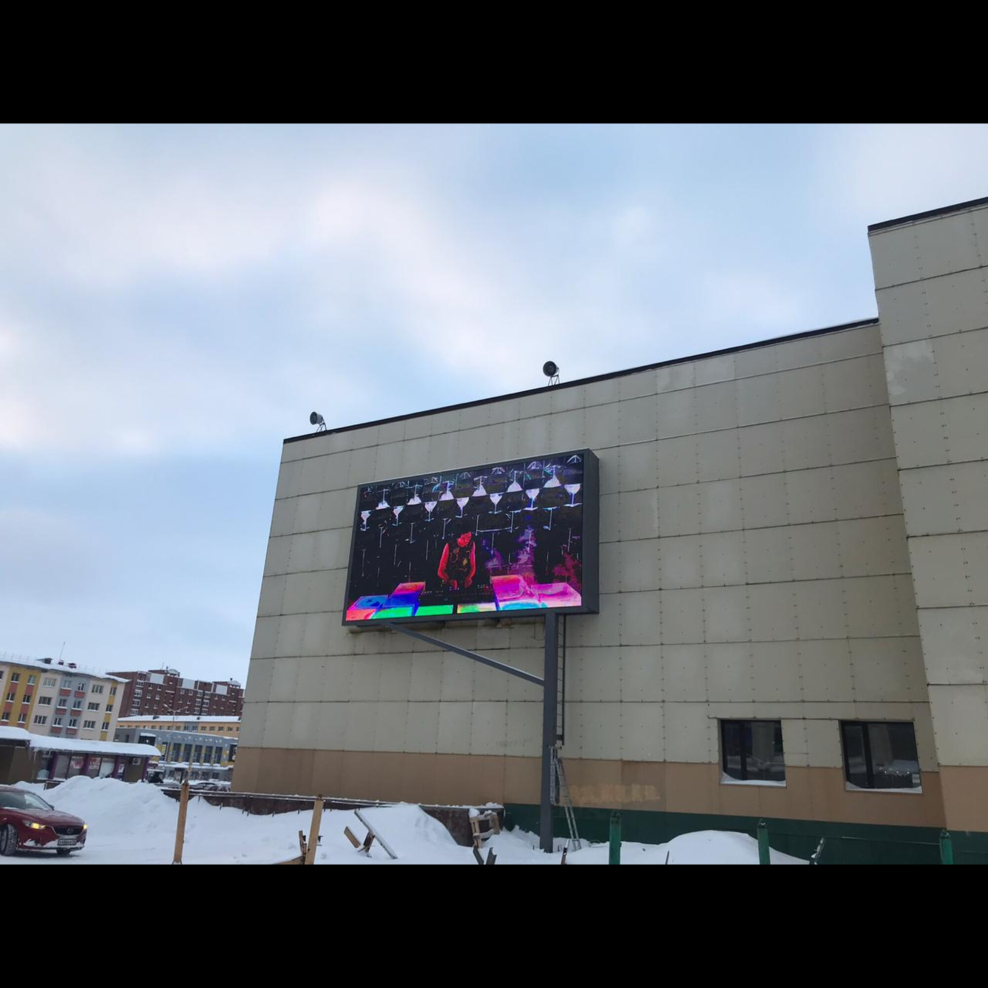 Светодиодный экран уличный Р8 8640*4800мм 45 кабинетов (960*960) SignImpress