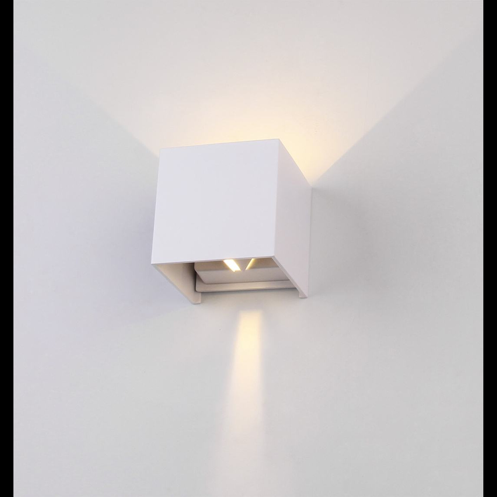 Бра двухстор. с возмож. регулировать угол рассеивания NEXT Белый 6Вт 4000K IP54 GW-A310-6-WH-NW SWG