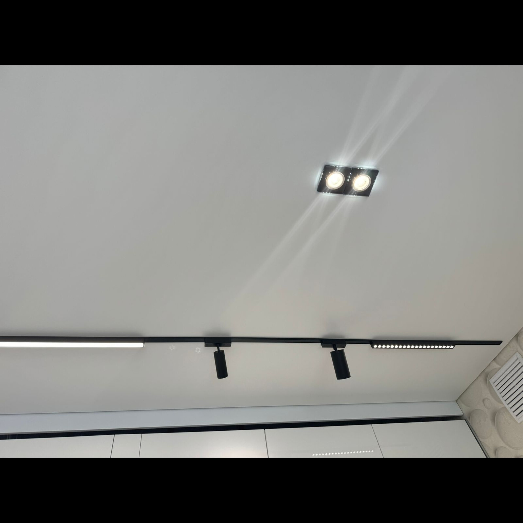 Светильник трековый однофазный магнитный линейный Ultra-1 48В 20Вт 4000К Чёрный 3года SignImpress