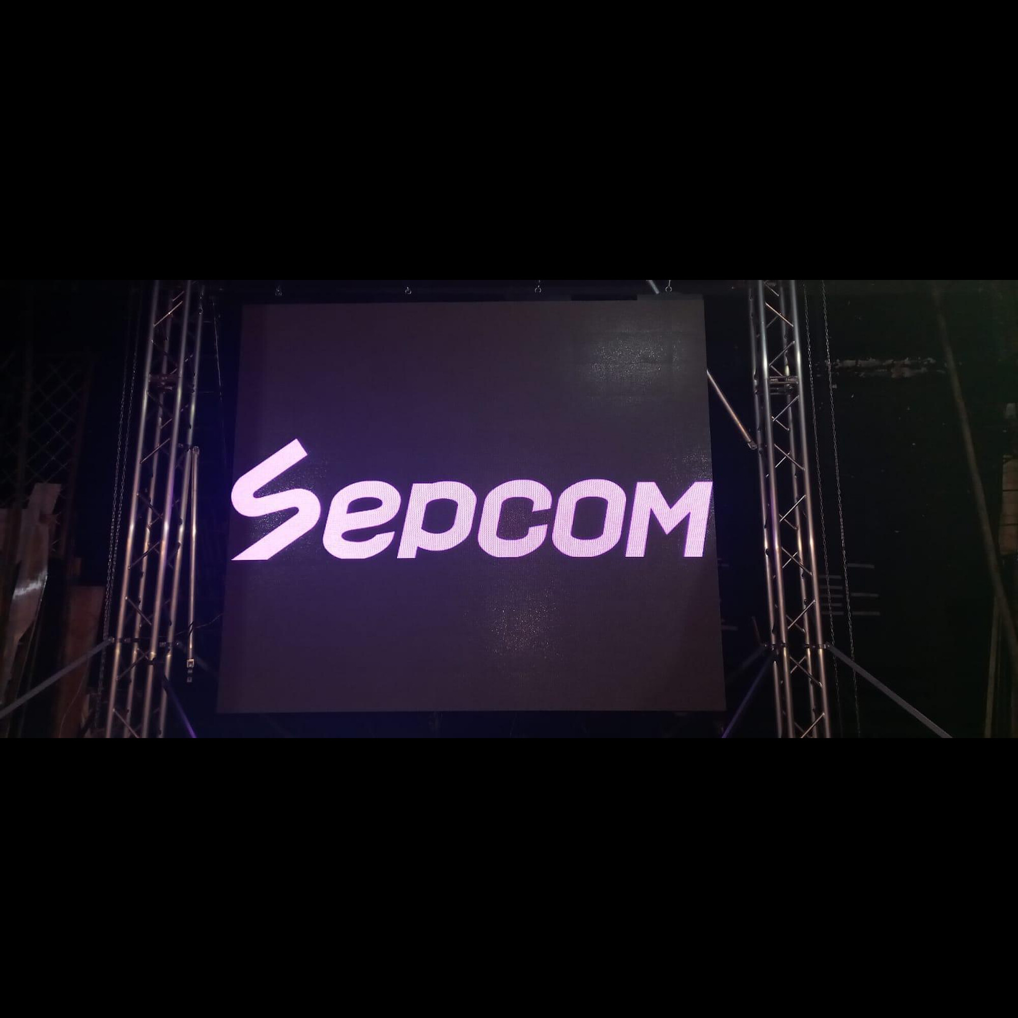 Кабинет алюминиевый с модулями Р4,81 500*1000мм GKGD