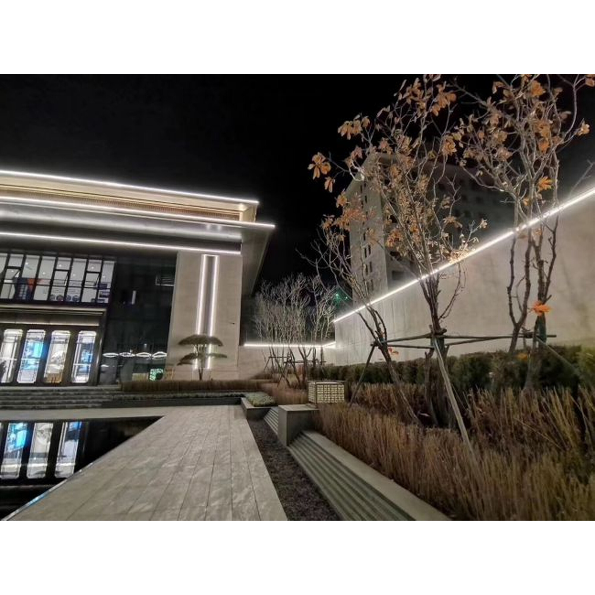 Светильник линейный архитектурный NH10 24В 10Вт 2200К SMD2835 48Д IP65 1м SignImpress