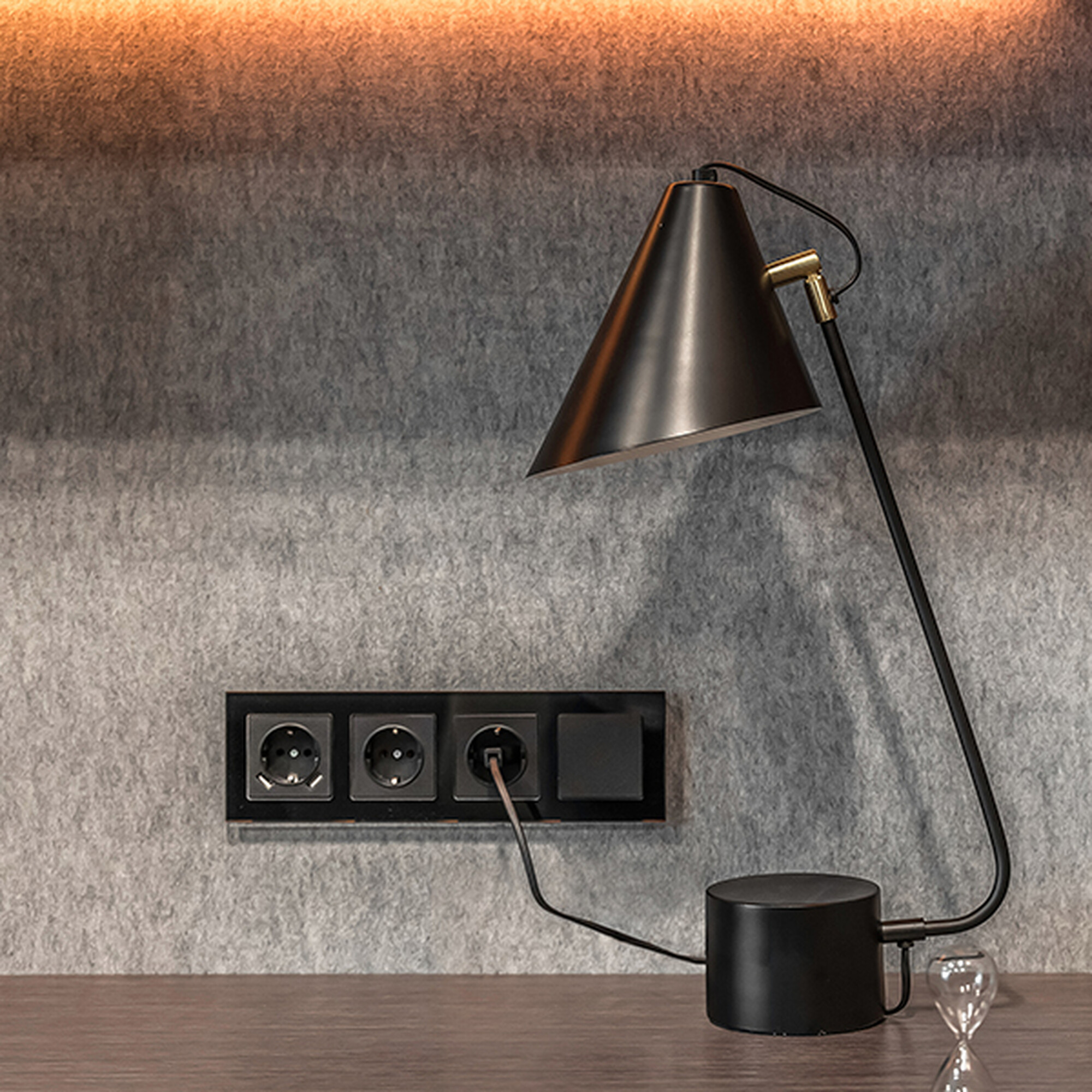 Выключатель одноклавишный (черный матовый) / W1110008 (распродажа)