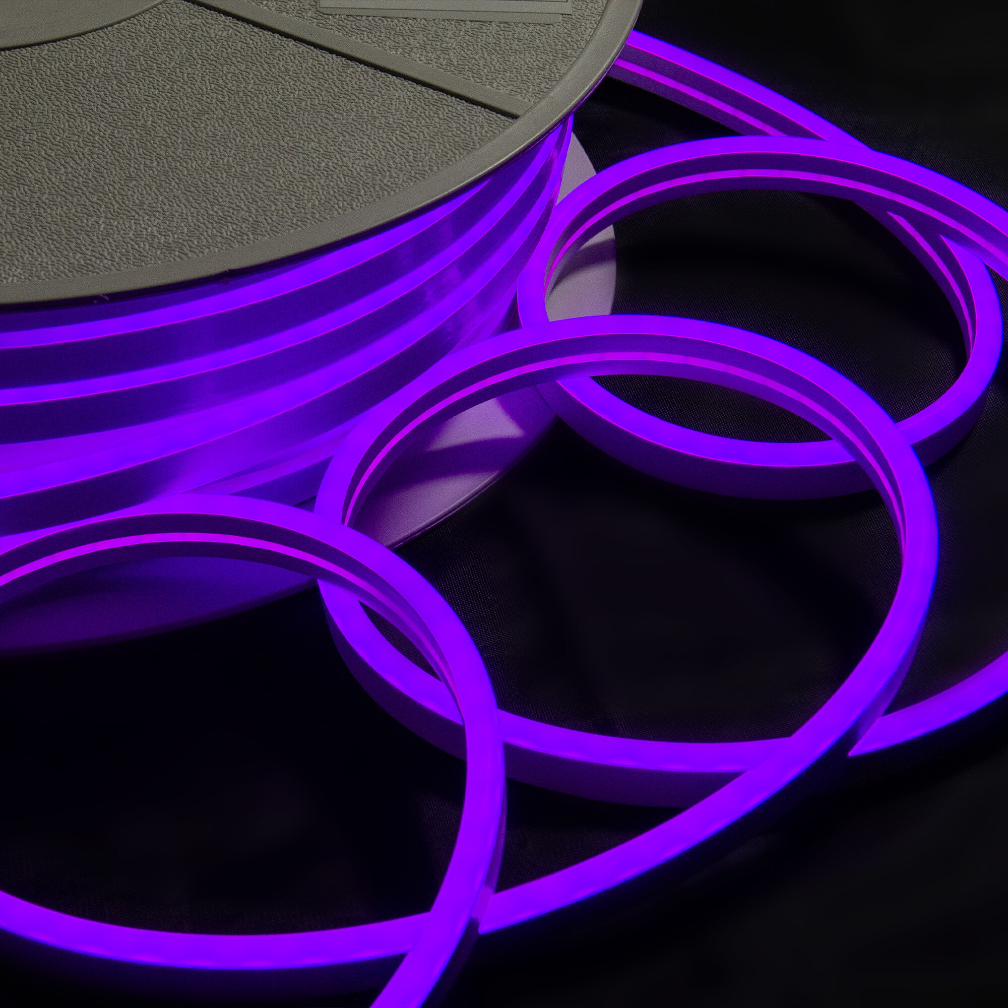 Неон гибкий ПВХ SMD2835 12В 110д/м 9Вт Красная роза 6*12мм рез1диод IP65 50м SignImpres