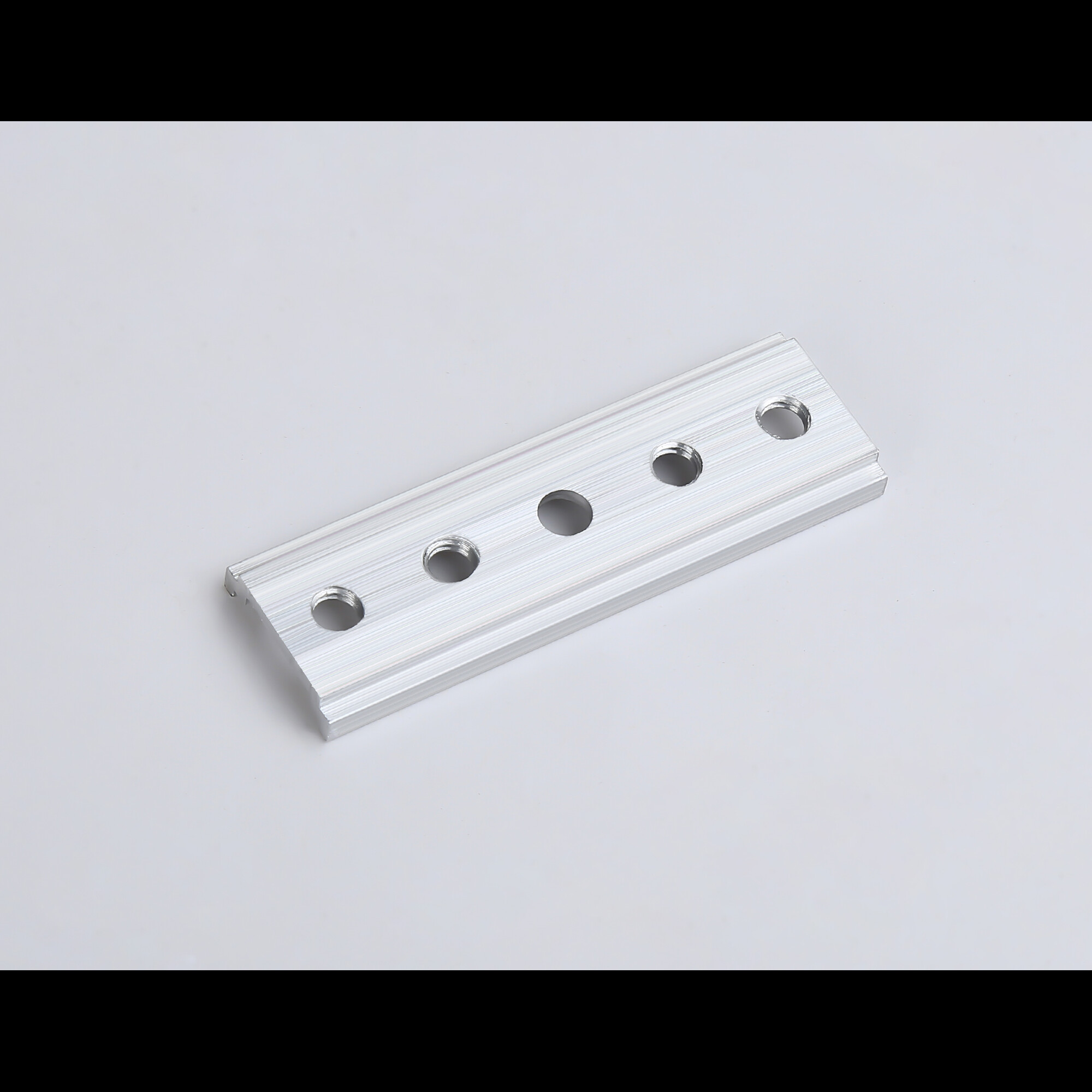 Соединитель для накладного шинопровода GL3618 AL алюминий Magnetic 100*22*1.5 (2шт.) Ambrella light