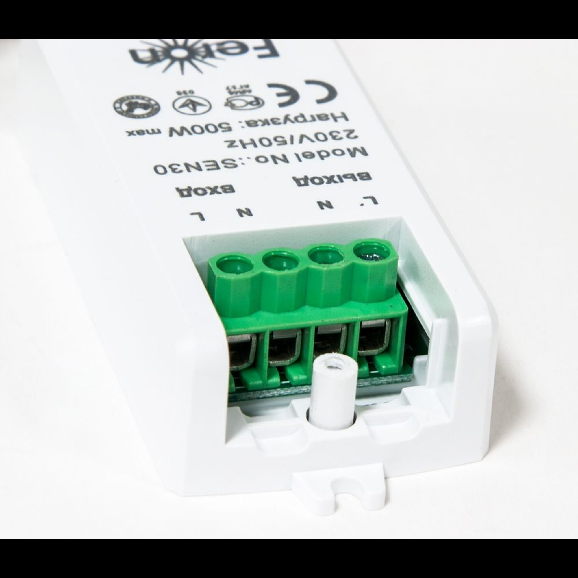 Датчик движения SEN30 230V 500W 5-8сm 30° белый Feron