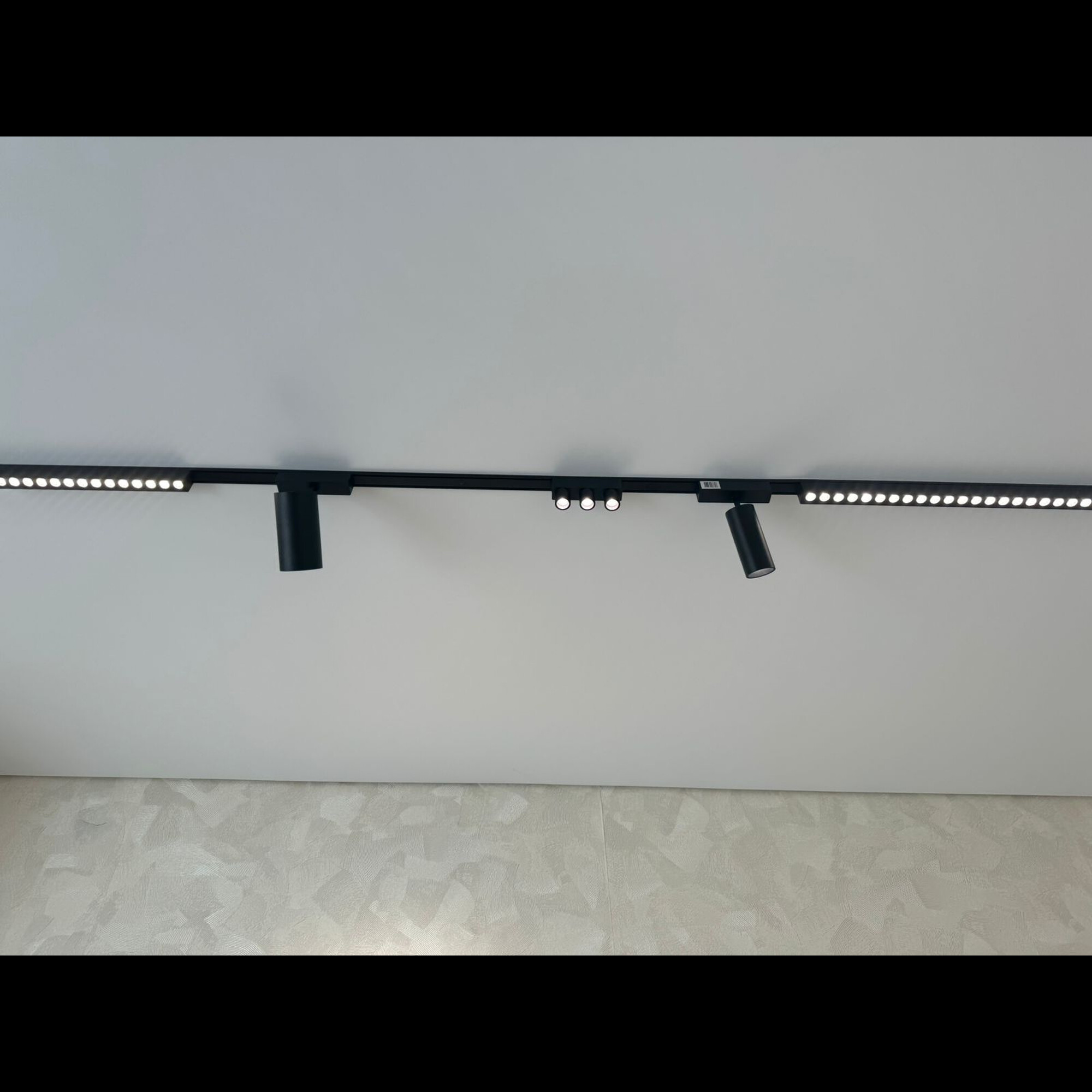 Светильник трековый однофазный магнитный линейный Ultra-1 48В 20Вт 4000К Чёрный 3года SignImpress