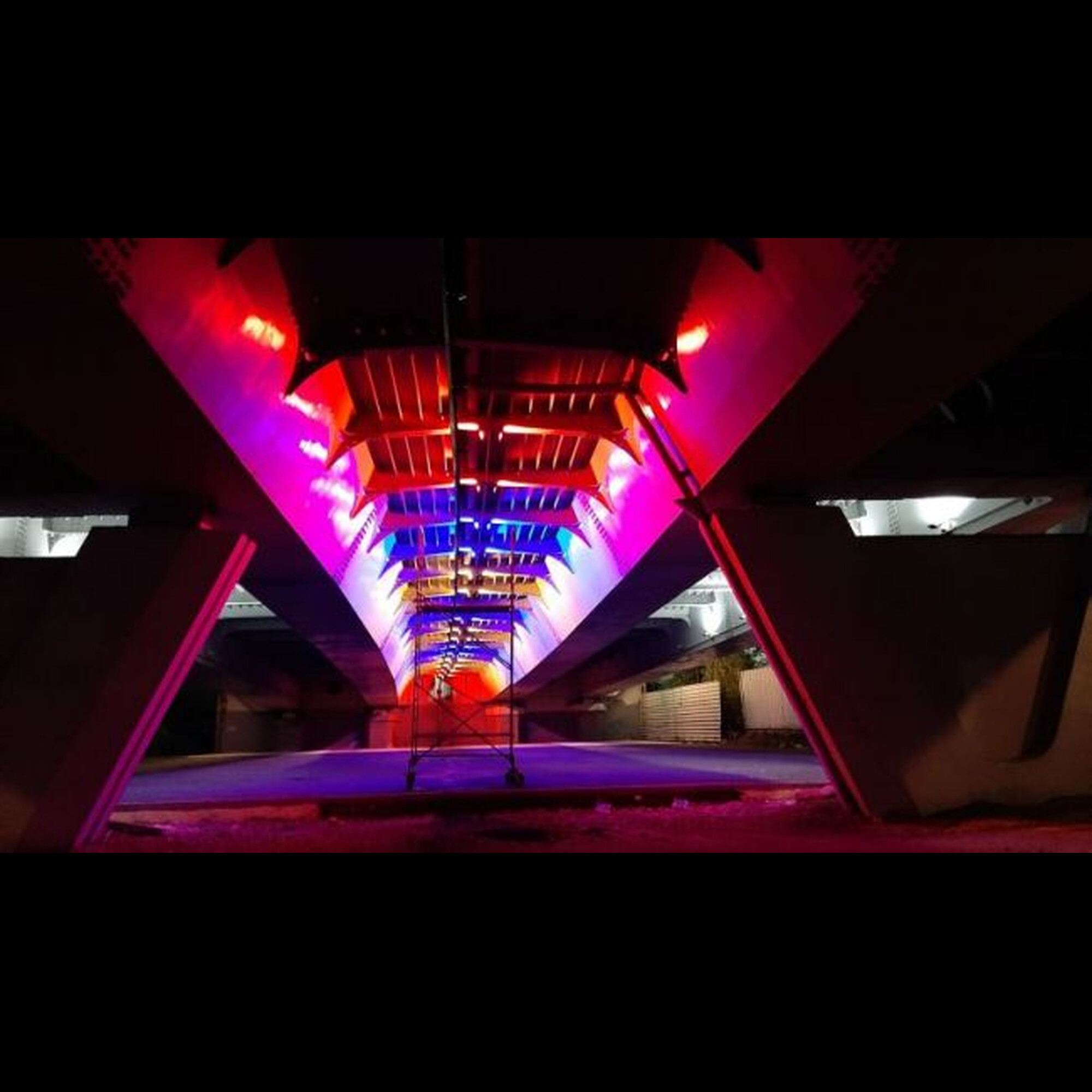 Прожектор светодиодный заливного света TGDN 220В 30Вт Жёлтый 120° SignImpress