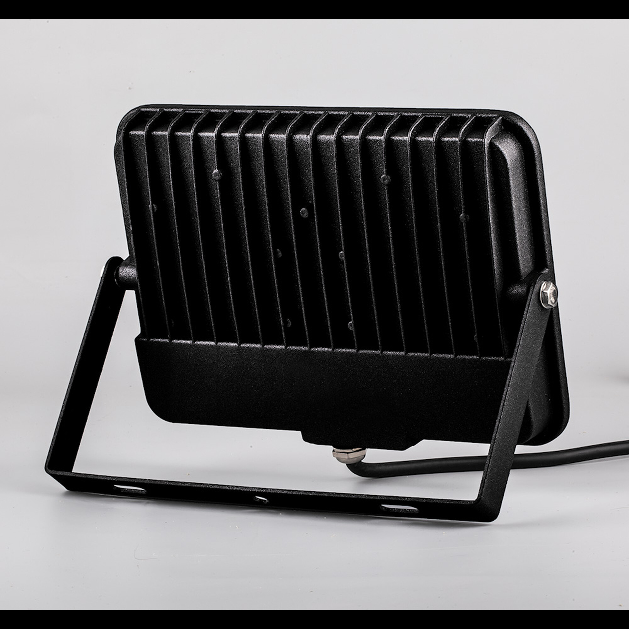 Прожектор светодиодный LL-611 2835SMD 20W RGB с пультом ДУ AC220V/50Hz IP65, черный Feron