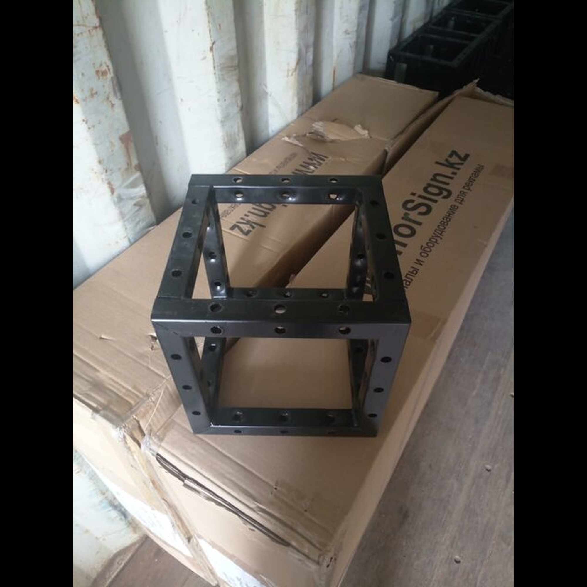 Фермы металлические Line 22*22*22cm, цвет черный, SignImpress