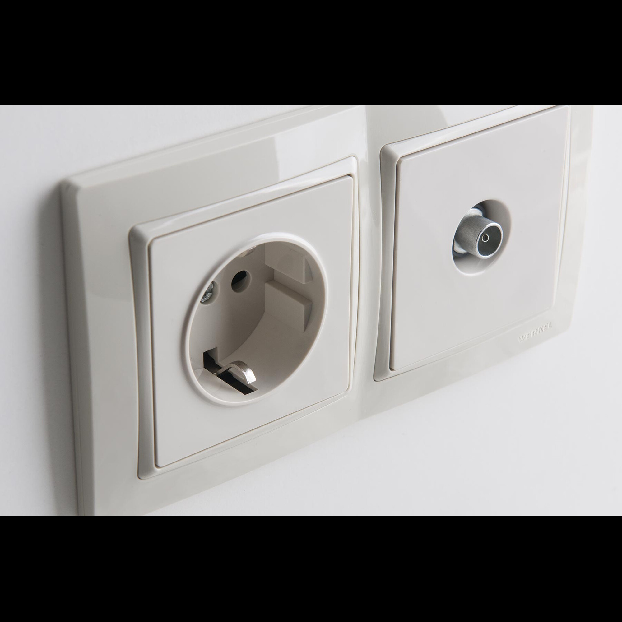 Рамка на 3 поста (слоновая кость, basic) / WL03-Frame-03 (распродажа)