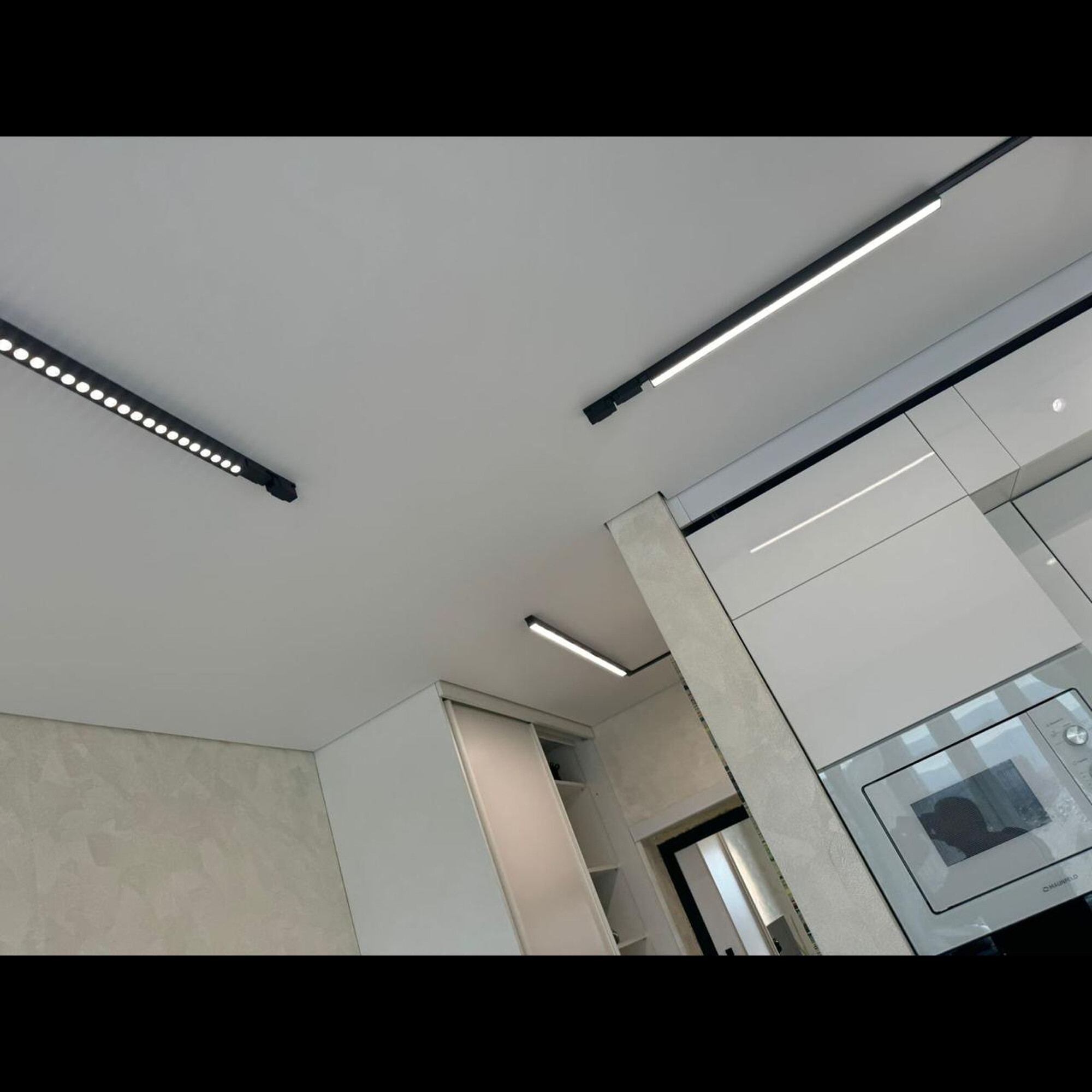 Светильник трековый 1фаза магнитный линейный Ultra-2 Bridgelux 48В 30Вт 4000К Чёрный 3г SignImpress